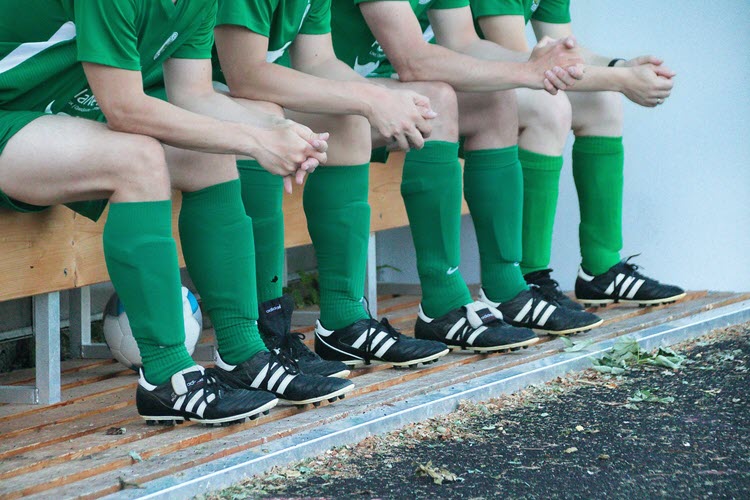 LQIP giống cầu thủ dự bị